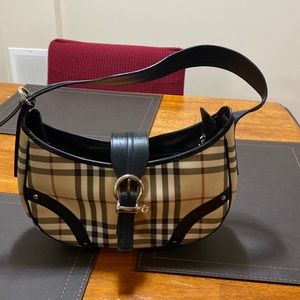 Burberry purse
